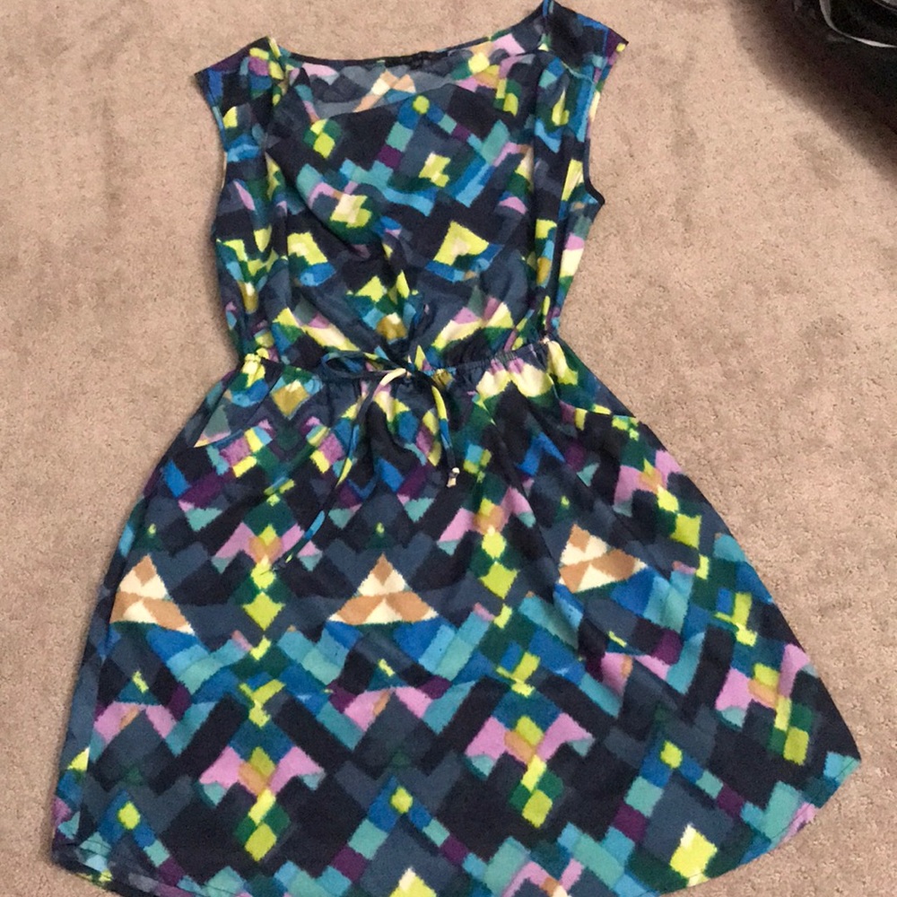 Multicolor patterned sleeveless dress